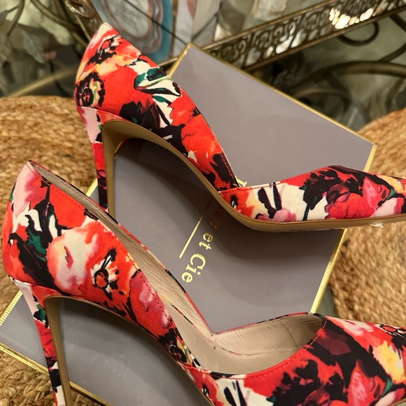 Classy, elegant, summer, spring heels 👠 - Picture 8 of 8